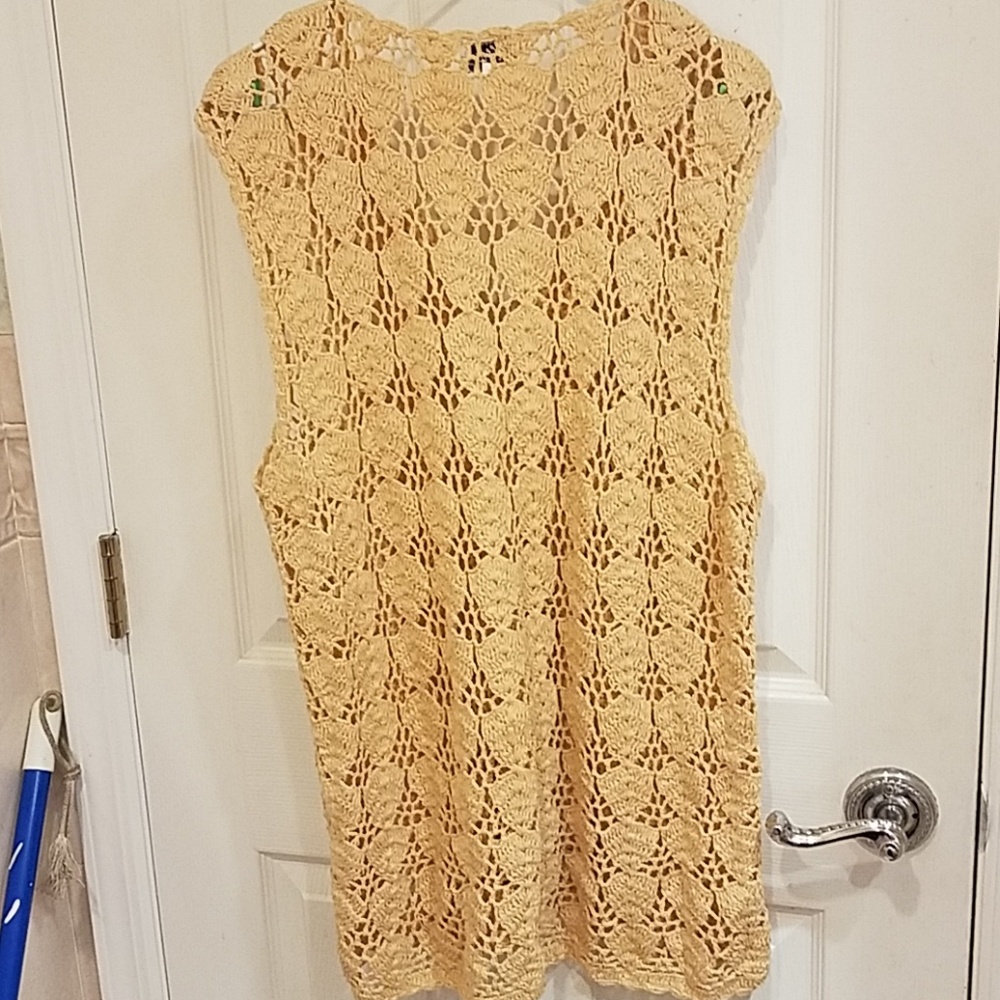 Vest - Picture 3 of 4